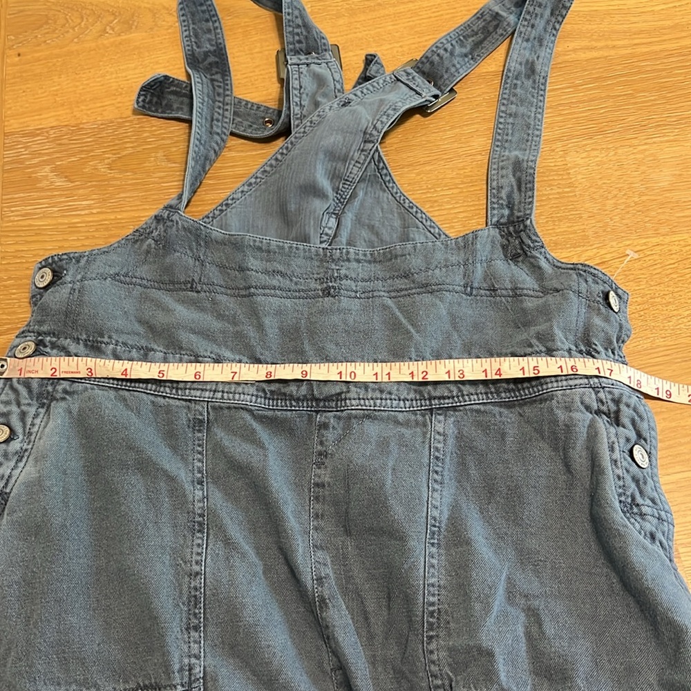 Free people Felix taper Women's Blue Denim Overalls buckle size M Like new - Picture 12 of 15